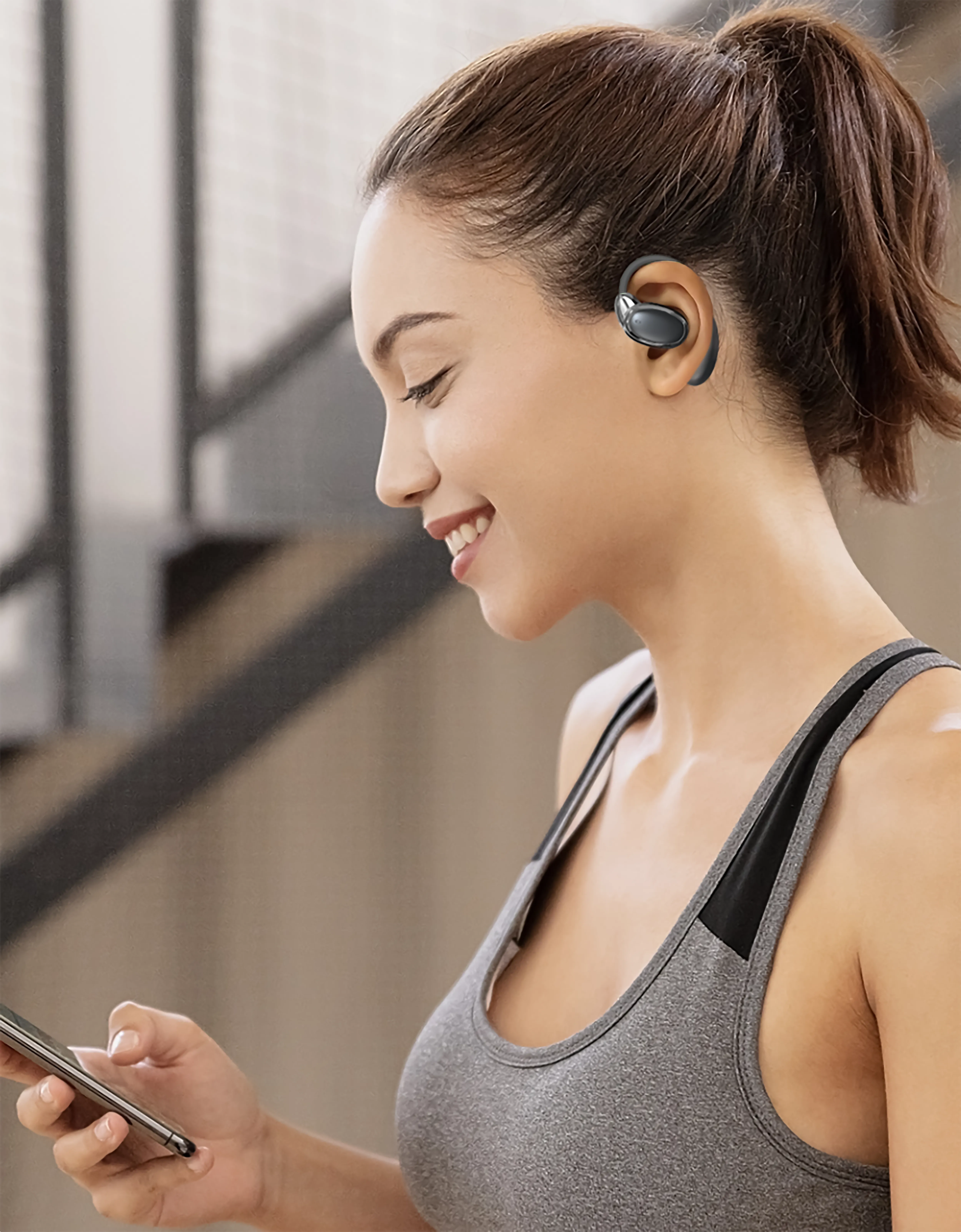 Porodo Soundtec AeroTune earbuds with 400mAh charging case, black